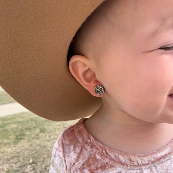 Meet your Posher, Elizabeth - Picture 1 of 1